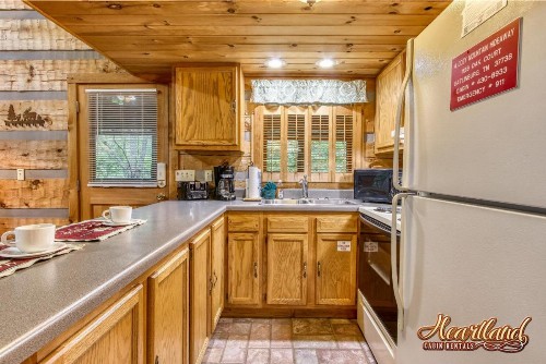 Cozy Mountain Hideaway - image 19
