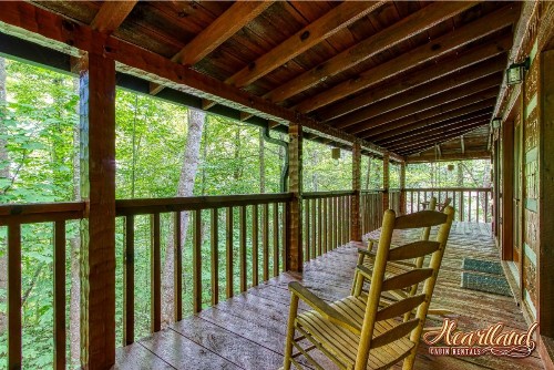 Cozy Mountain Hideaway - image 3