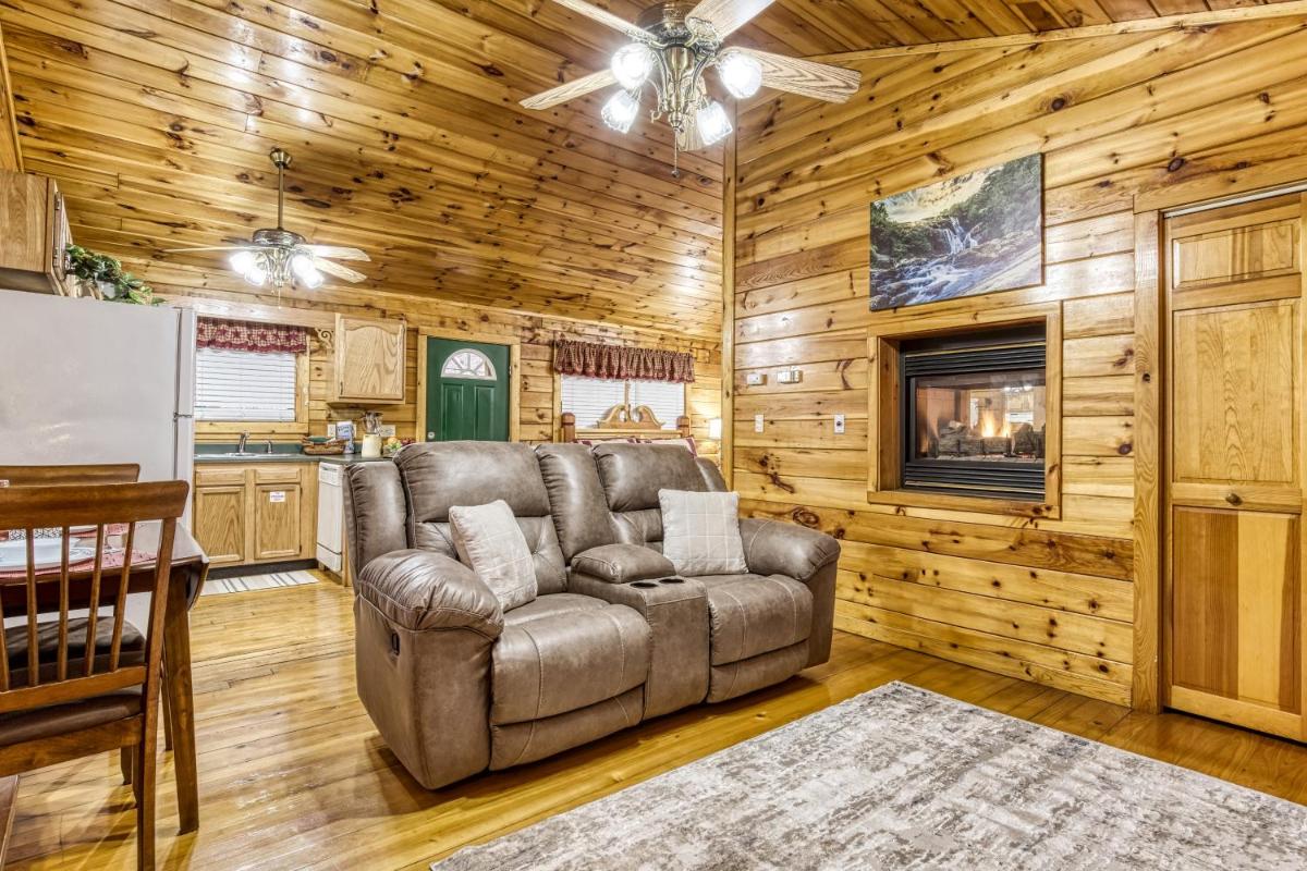 Romantic Retreat - image 3