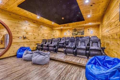 The Grand Orchard Lodge - image 12
