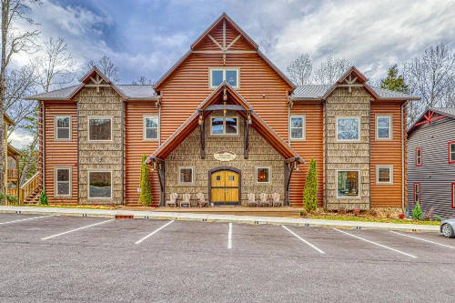 The Grand Orchard Lodge - image 3