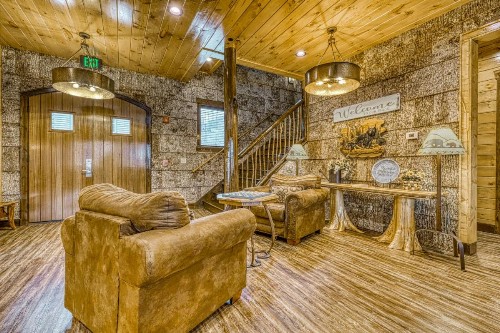 The Grand Orchard Lodge - image 9