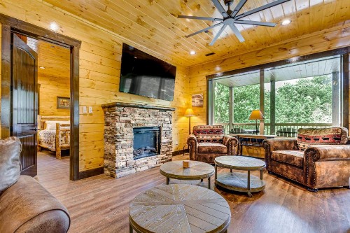 The Majestic Pine Retreat - image 10
