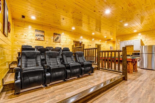 The Majestic Pine Retreat - image 9