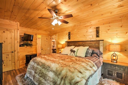 Cabin with Hot Tub and Game Room 5 Mi to Gatlinburg! - image 10