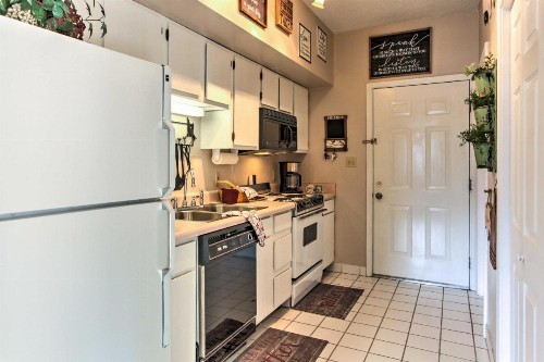 Gatlinburg Penthouse with Private 250-Foot Terrace! - image 5