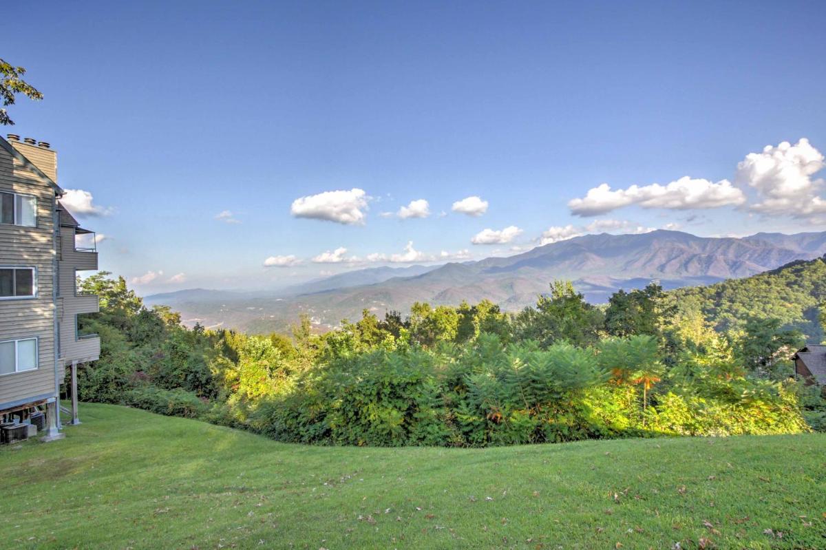 Gatlinburg Condo with Pool Access Balcony and Mtn View - image 3
