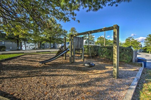 Gatlinburg Condo with Pool Access Balcony and Mtn View - image 4