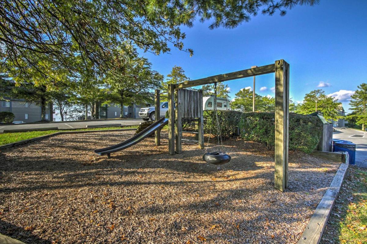 Gatlinburg Condo with Pool Access Balcony and Mtn View - image 4