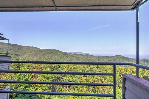 Gatlinburg Condo with Pool Access Balcony and Mtn View - image 2