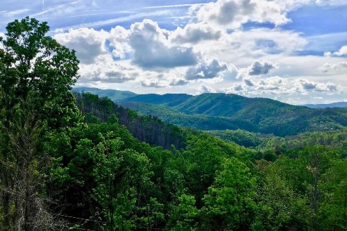 Cabin in the Clouds with Hot Tub Less Than 10Mi to Dollywood