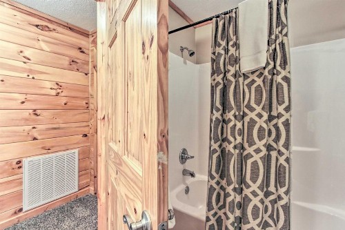Deluxe Gatlinburg Retreat with Hot Tub and Mtn Views! - image 10