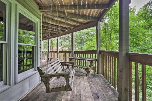 Gatlinburg House with Pool Table Hot Tub and Views! - image 9