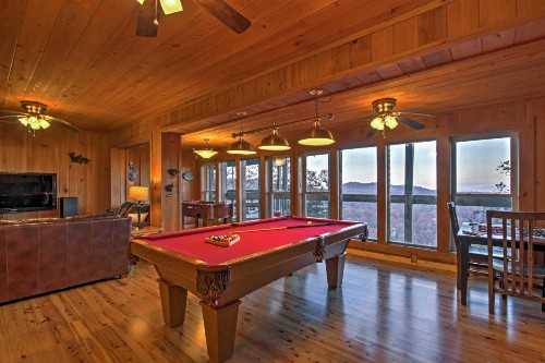 Sensational Gatlinburg Cabin with Hot Tub and Views! - image 10