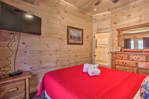 Rustic Gatlinburg Getaway with Hot Tub and Kids Loft! - image 10
