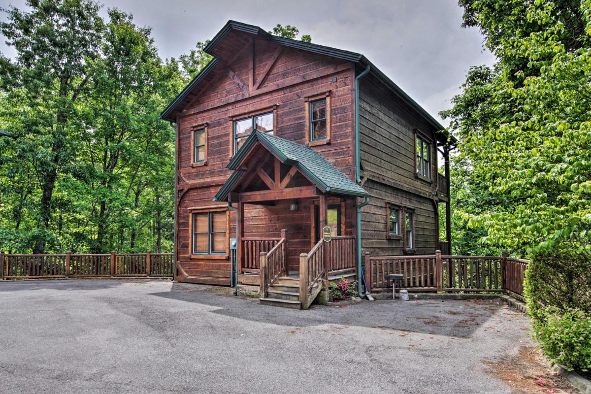 Mtn Cabin with Games and Community Pool 3 Mi to DTWN - image 7