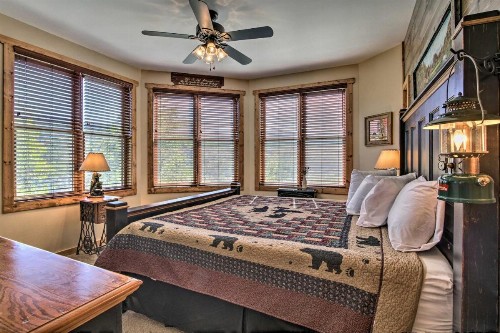 Majestic Mtn Getaway Game Room Decks and Hot Tub! - image 10