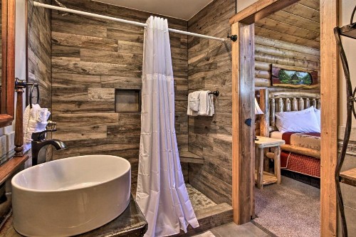 Majestic Mtn Getaway Game Room Decks and Hot Tub! - image 2