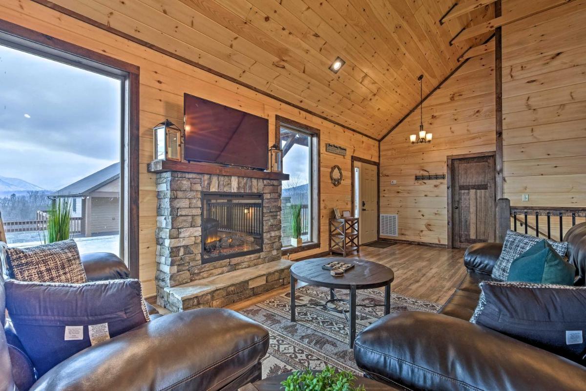 Lightning Bug Lookout Luxury Mountain View Cabin! - main image