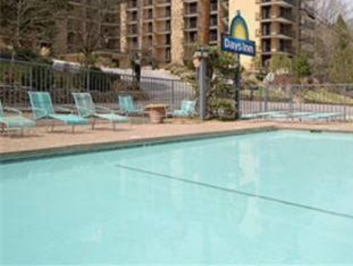 Gatlinburg River Inn - image 5