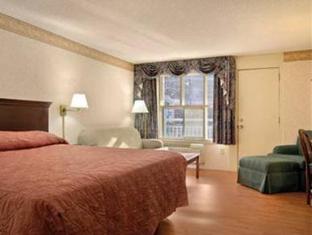 Gatlinburg River Inn - image 6