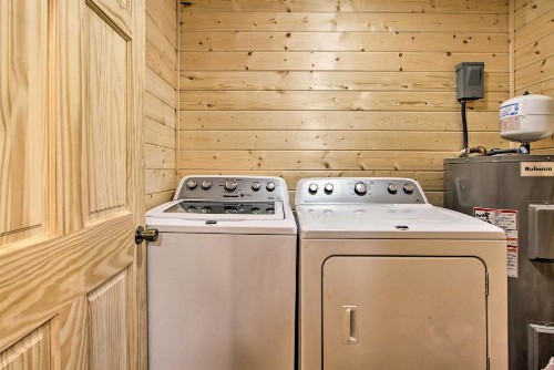 Creekside Cabin with Hot Tub Fire Pit and Game Room! - image 3