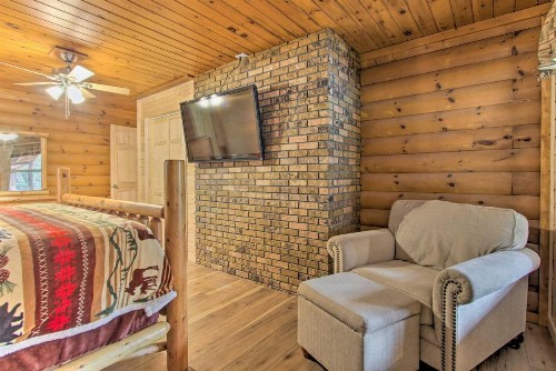 Creekside Cabin with Hot Tub Fire Pit and Game Room! - image 7