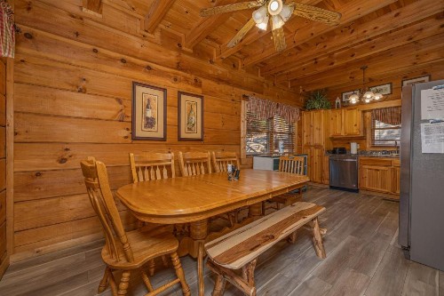 Log Inn Family Cabin - image 14
