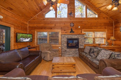 Log Inn Family Cabin - image 39