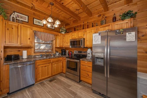 Log Inn Family Cabin - image 40