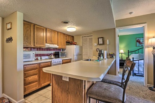 Condo with Pool and Grill Access 4 Mi to Gatlinburg - image 5