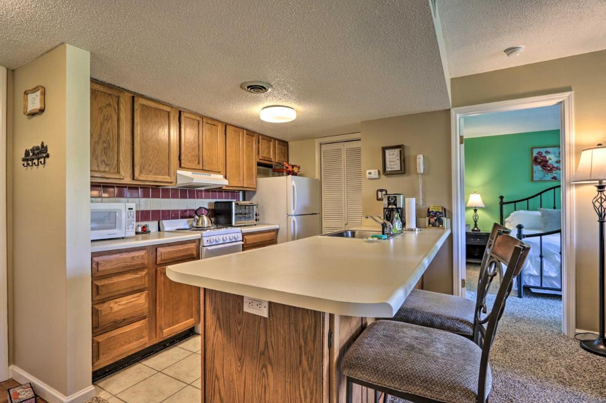 Condo with Pool and Grill Access 4 Mi to Gatlinburg - image 5