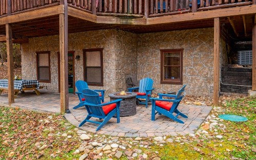 Gatlinburg High End Cabin: Hot Tub Pool Table and More! - image 5