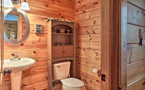 Gatlinburg High End Cabin: Hot Tub Pool Table and More! - image 10