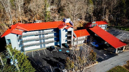 Bear Creek Inn Gatlinburg TN - image 11