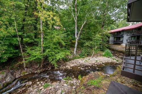 Bear Creek Inn Gatlinburg TN - image 2