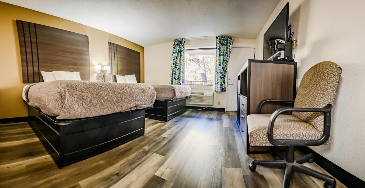Bear Creek Inn Gatlinburg TN - image 3