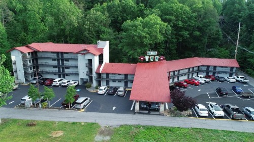 Bear Creek Inn Gatlinburg TN - image 33