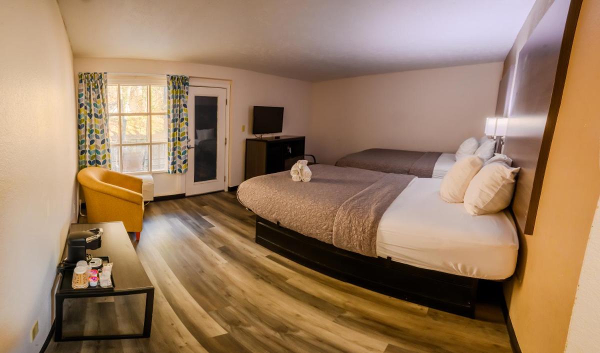 Bear Creek Inn Gatlinburg TN - image 5