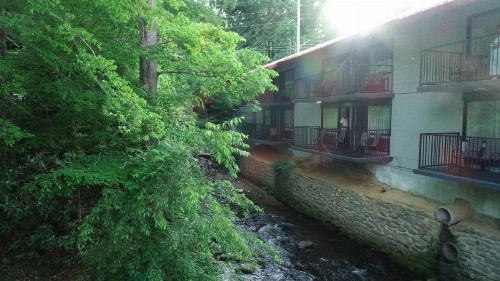 Bear Creek Inn Gatlinburg TN - image 6