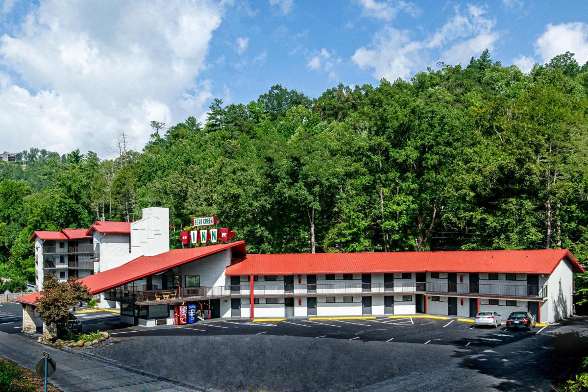 Bear Creek Inn Gatlinburg TN - image 7