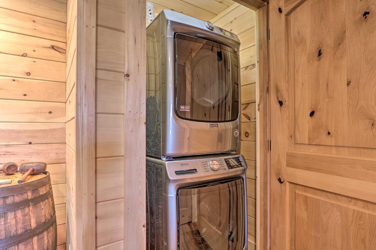 Spacious Mountain Retreat with Hot Tub and Views! - image 3