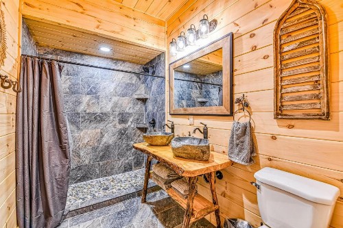 Alpine Creekside Chalet - image 11