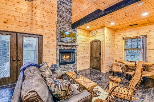 Alpine Creekside Chalet - image 4