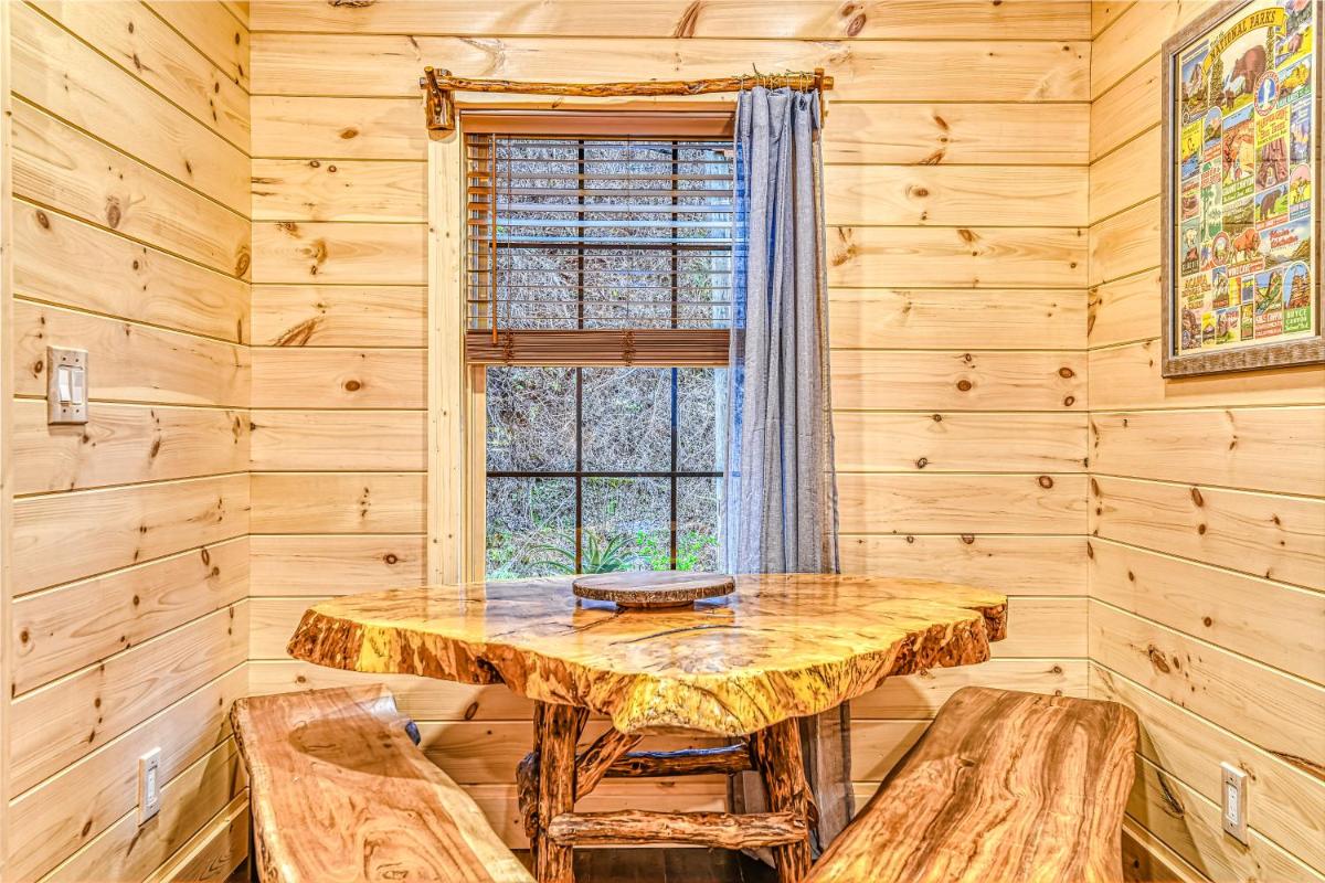 Alpine Creekside Chalet - image 6