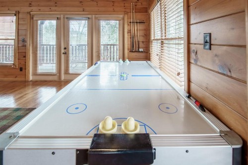 Gatlinburg Majesty Pool Table Air Hockey Arcade Shuffle Board Hot Tub - image 11