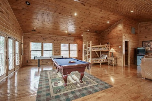 Gatlinburg Majesty Pool Table Air Hockey Arcade Shuffle Board Hot Tub - image 7