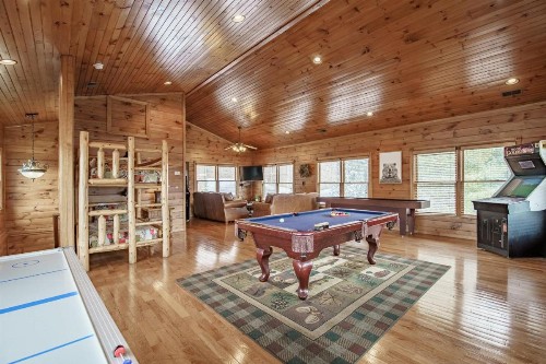Gatlinburg Majesty Pool Table Air Hockey Arcade Shuffle Board Hot Tub - image 9