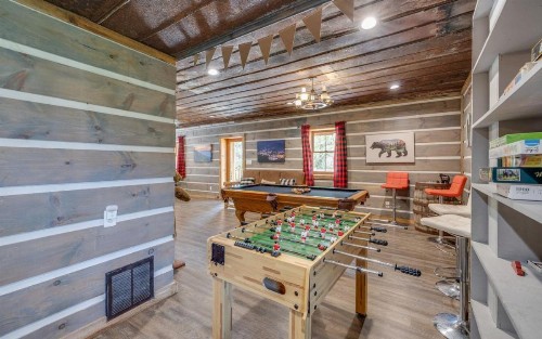 Hand Hewn Hideaway Stunning Gatlinburg Cabin with Hot Tub Table Games and Outdoor Oasis - image 6