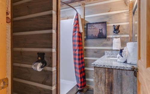 Hand Hewn Hideaway Stunning Gatlinburg Cabin with Hot Tub Table Games and Outdoor Oasis - image 10